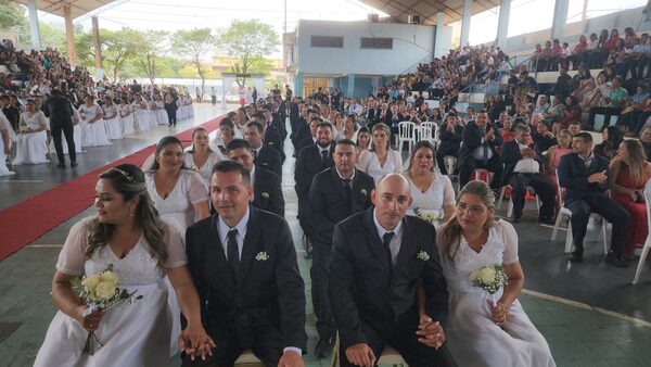 Setenta parejas se casan en Casamiento Comunitario