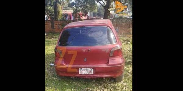¡Auto busca a su dueño! Quedó en el motel como garantía