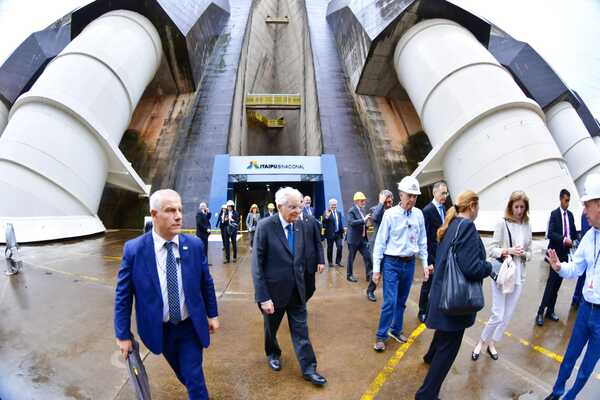 Mandatario de Italia visitó la hidroeléctrica Itaipú - La Clave