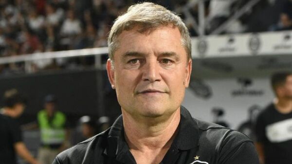 El onceno de Olimpia para el debut en el Clausura