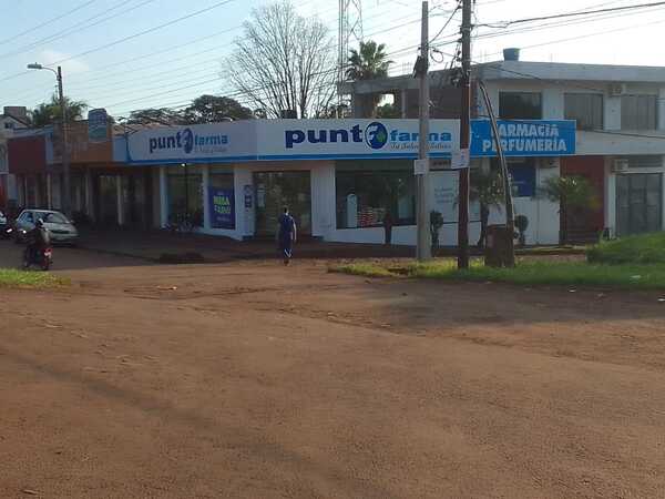 Delincuentes armados asaltan farmacia en Capitán Miranda