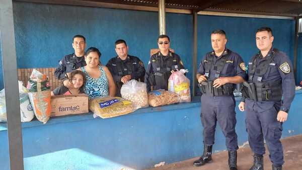 Policías de PJC donaron víveres a un comedor de niños