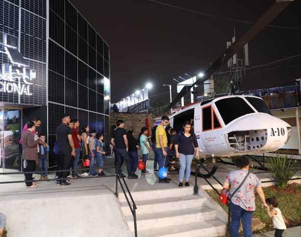 Embajadora de Japón califica de “impresionante” las obras de Itaipú y destaca el enfoque tecnológico del stand en la EXPO – La Mira Digital