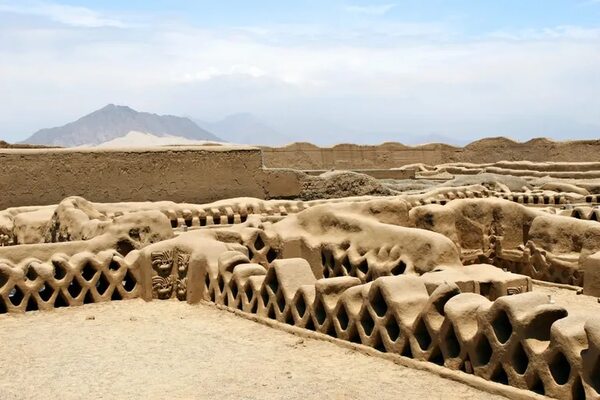 Perú presenta plan de acción para proteger la ciudad de barro más grande de América - Mundo - ABC Color