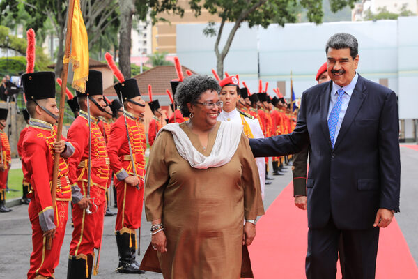 Venezuela y Barbados esperan el "reverdecer" de programa petrolero de suministro al Caribe - MarketData