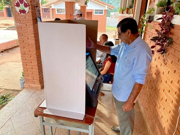 Elecciones internas en San Alfredo para oficializar candidatos de la ANR y PLRA - Política - ABC Color