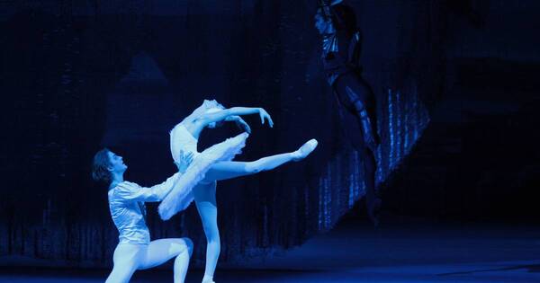La Nación / Ballet ruso arriba con la obra clásica “El lago de los cisnes”