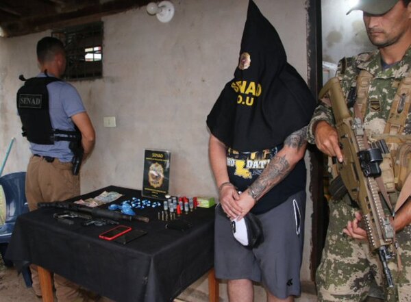 Detienen a una persona con droga e incautan armas y municiones en San Lorenzo