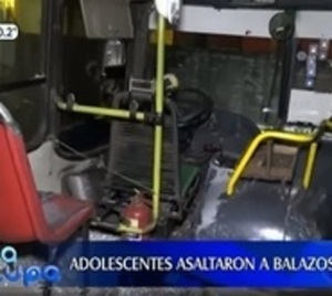 Adolescentes asaltaron a balazos un bus - Paraguay.com