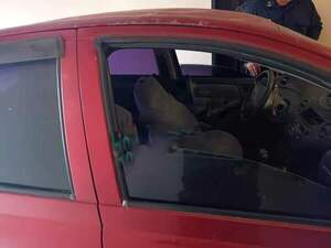 No le alcanzó para el motel y dejó su auto - C9N