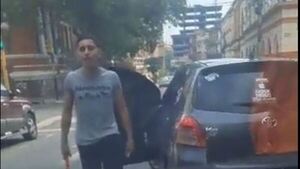 Conductor amenazó a otro con un bate de béisbol