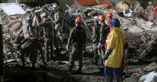 La Nación / Derrumbe en Paulista totaliza 14 muertos, incluyendo 6 menores
