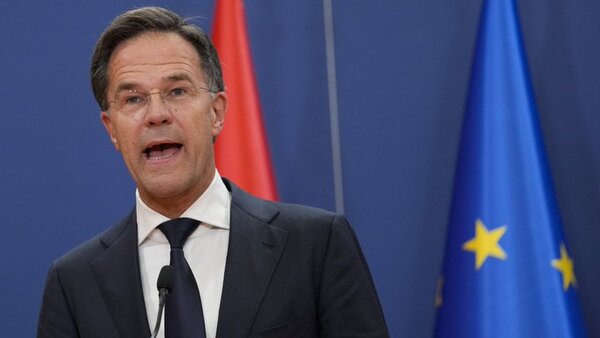Renuncia el primer ministro de Países Bajos