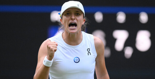 Versus / Swiatek se asoma al abismo pero evita la eliminación en Wimbledon