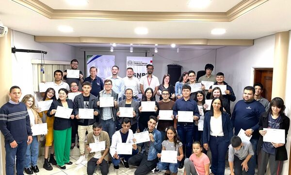 Realizan clausura de curso gratuito de Inglés Básico