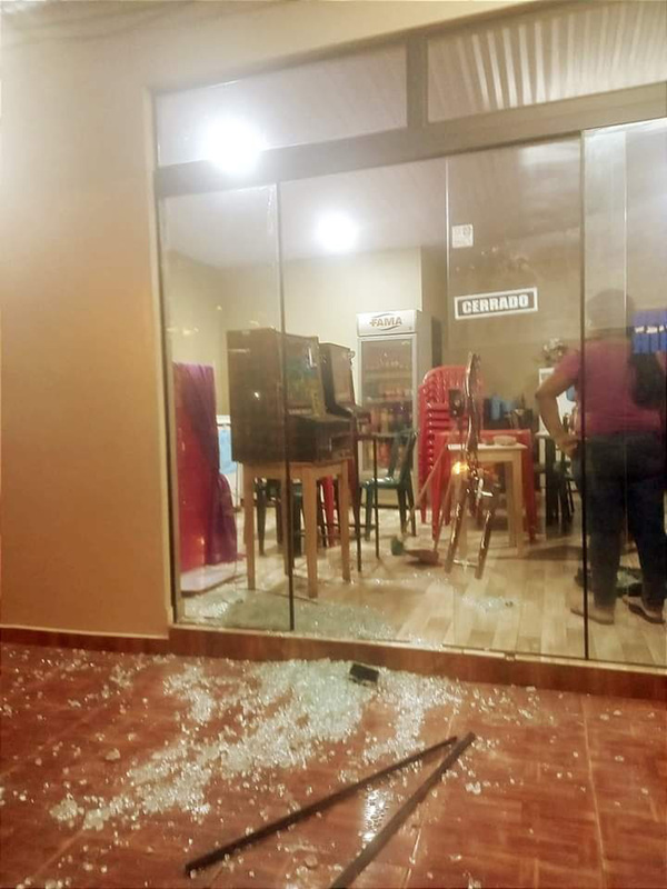 Roban máquinas tragamonedas de hamburguesería de Hernandarias - La Clave
