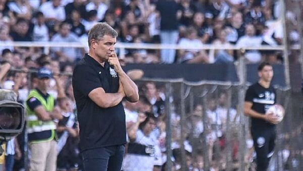 Diego Aguirre autocrítico por el mal comienzo