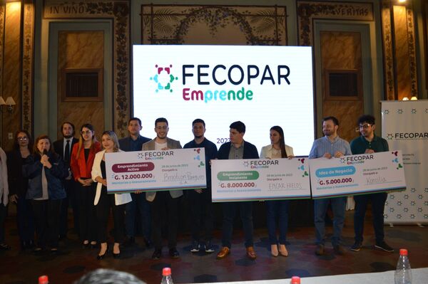 FECOPAR Emprende premio por segundo año a emprendedores con capital semilla