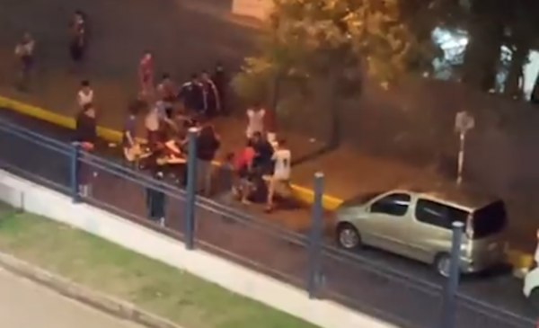 Versus / ¡Vergonzoso! Barras de Cerro intentaron robar una moto y agreden a periodista