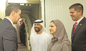 Santiago Peña visita Emiratos Árabes para establecer vínculos bilaterales - trece