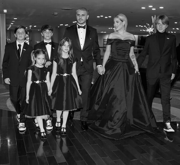 Wanda Nara fue a los Martín Fierro con Icardi y sus cinco hijos - Gente - ABC Color