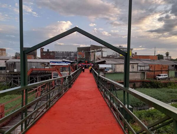Migraciones explica las causas de las largas filas para pasar a Clorinda · Radio Monumental 1080 AM