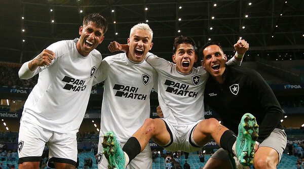 Versus / Con Matías Segovia determinante, Botafogo derrotó a Grêmio y se aleja en lo más alto