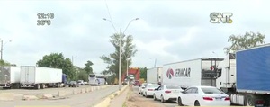 Puerto Falcón: La eterna espera para cruzar al vecino país - SNT
