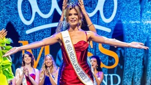 Modelo trans ganó la corona de Miss Holanda