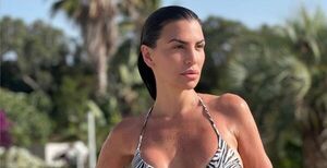 Diario HOY | Mojada y con animal print, Claudia Galanti presume tonificada figura a los 42 años