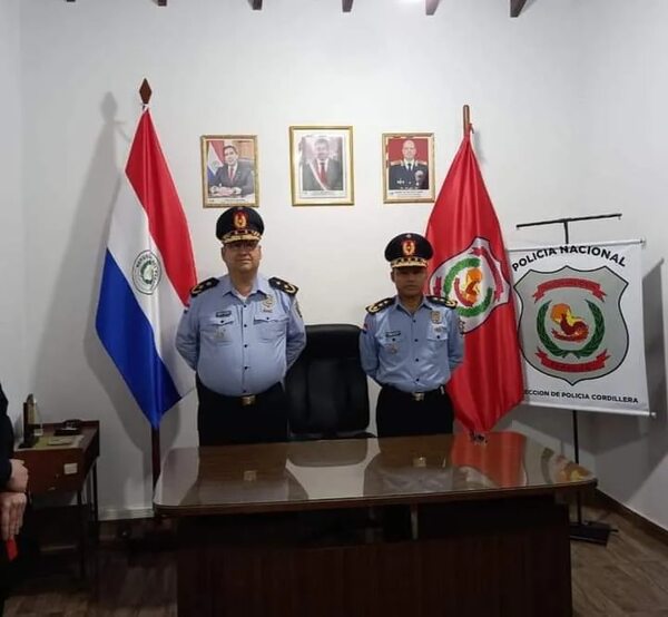 Asume nuevo director en la dirección de Policía de Cordillera - Policiales - ABC Color
