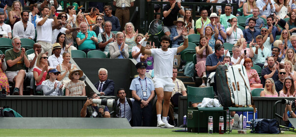 Versus / Alcaraz supera a Berrettini y pasa por primera vez a cuartos de Wimbledon