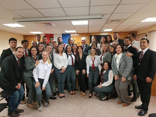 EL FISCAL GENERAL DEL ESTADO VISITÓ ITAPÚA Y REALIZÓ UNA AUDIENCIA PÚBLICA CON LA CIUDADANÍA ENCARNACENA