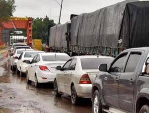 Inicio de las vacaciones ocasiona largas demoras para cruzar a Clorinda. – Prensa 5