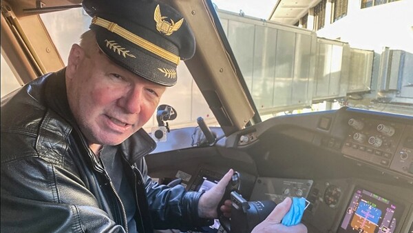 Tom Stuker: El hombre que recorrió el equivalente a 48 viajes a la luna