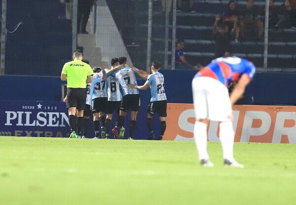 Versus / En su corta historia en Primera, Guaireña ya "echó" técnicos en Cerro Porteño y Olimpia