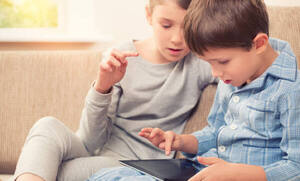 Diario HOY | Instan a los padres a no utilizar la tecnología como “niñera” en estas vacaciones