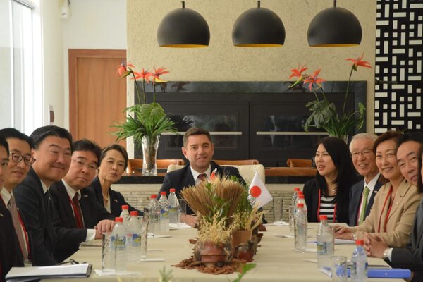 Vicepresidente electo recibe a embajadora de Japón y su comitiva - ADN Digital