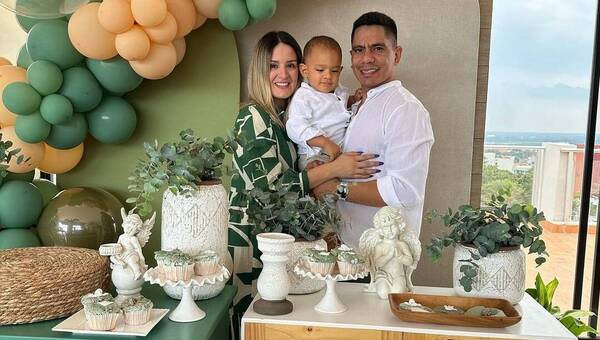 [VIDEO] Rodolfo Gamarra y su esposa, reconciliados, presentaron a su hijo