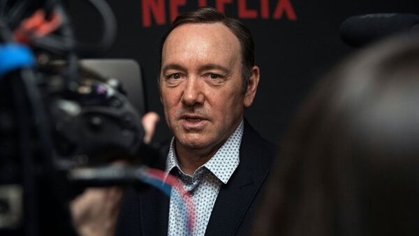 Denunciante relata agresión sexual de Kevin Spacey durante juicio