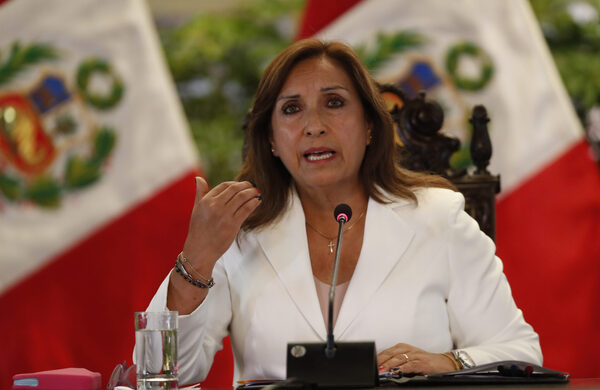 Boluarte pide apoyo de organismos internacionales para el desarrollo en temas "esenciales" - MarketData