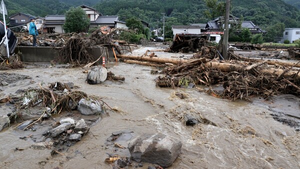 Temen muerte de seis personas en lluvias torrenciales en Japón