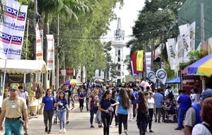 Empresas sobreviven y se potencian pese a “pandemia del contrabando” - Economía - ABC Color