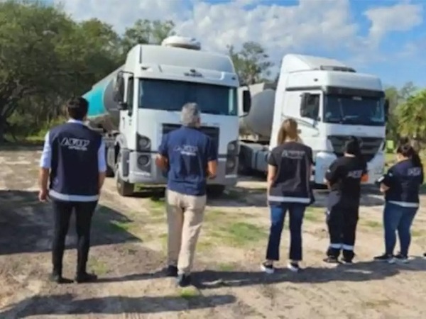 Argentinos siguen atacando al negocio del combustible, aquí tibiamente se mueven - La Tribuna