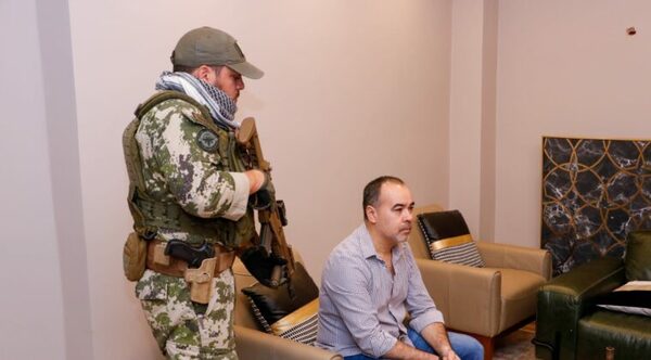 Pavo Real: allanan casa de una fiscal y detienen a su esposo - Oasis FM 94.3