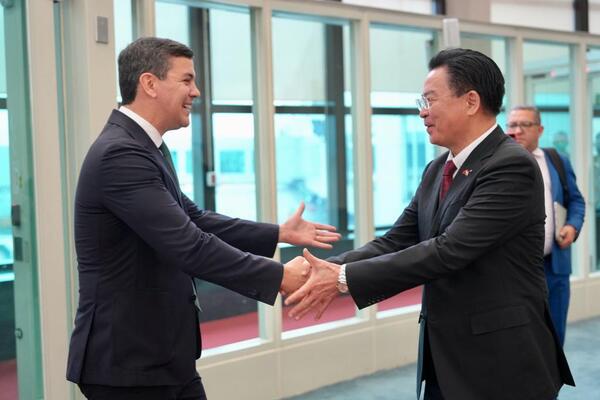 Visita oficial de Santiago Peña en Taiwán | 1000 Noticias