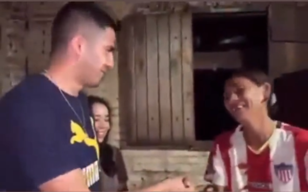 Versus / ¡Hermoso gesto! La promesa cumplida de Mateo Gamarra a una fanática