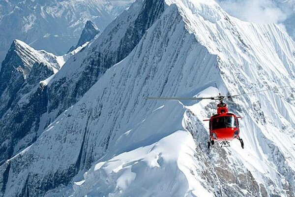 Un helicóptero se estrelló cerca del monte Everest en Nepal y hay seis muertos