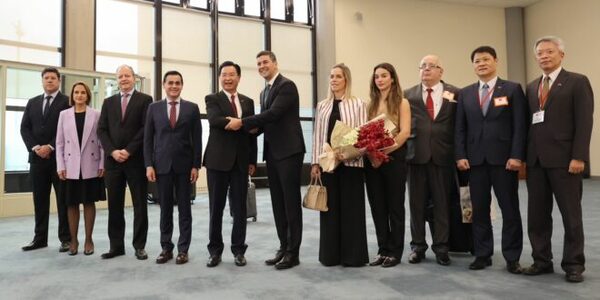 Santiago Peña reafirma su compromiso con Taiwán en su visita como presidente electo