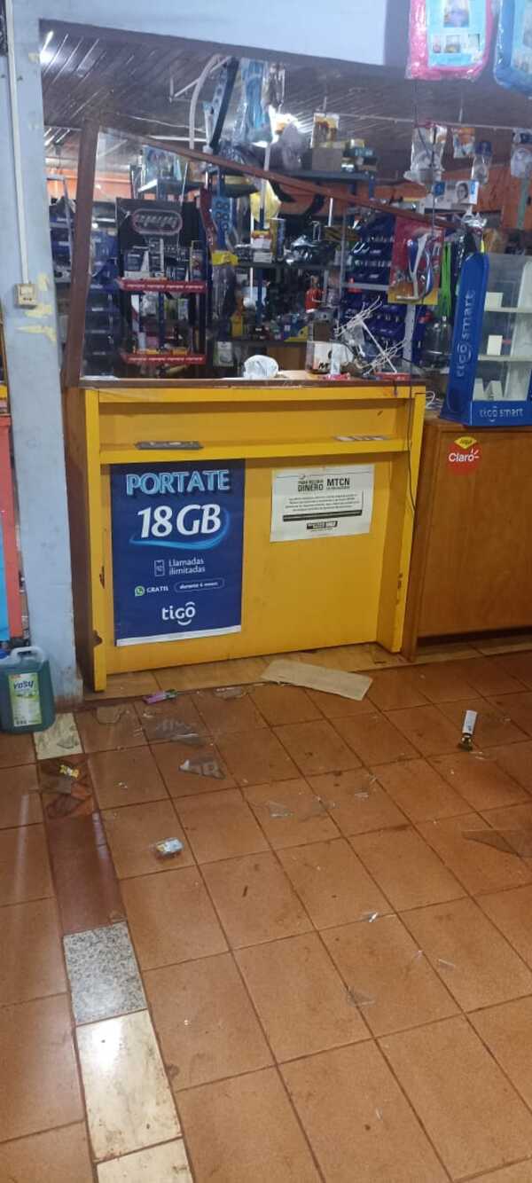 VIOLENTÓ VIDRIOS EN UN INTENTO DE ROBO Y MURIÓ DESANGRADO
